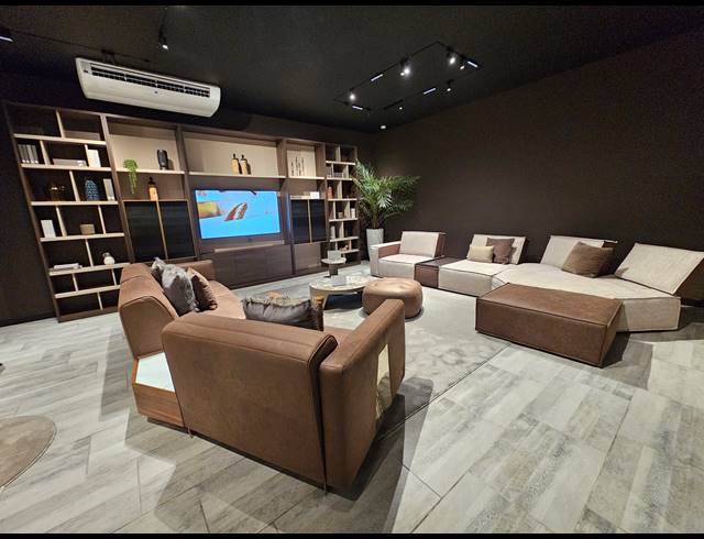 1,000M² SHOWROOM TO LET IN KRAMERVILLE